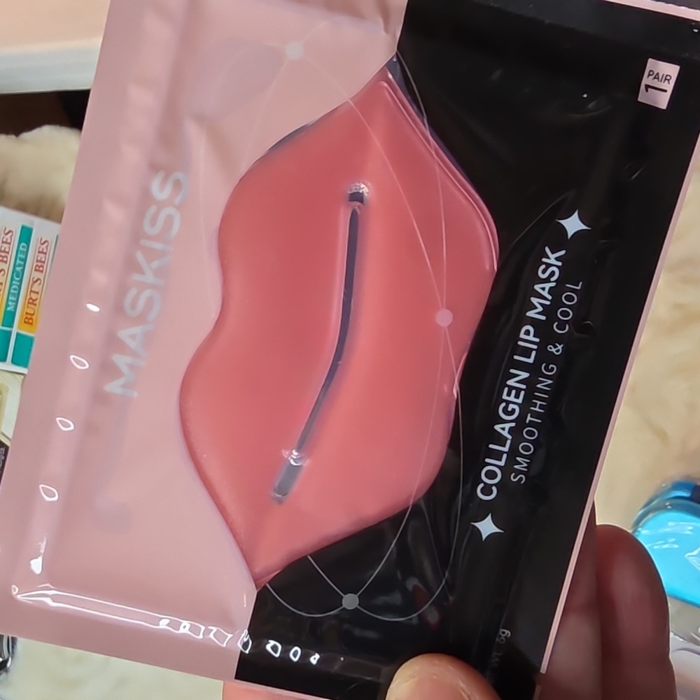 Beauty Bundle Weekend Must Haves Refresher Kit - Picture 6 of 11